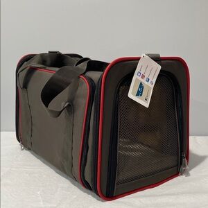 Petsfit expandable small pet carrier for cats or small dogs